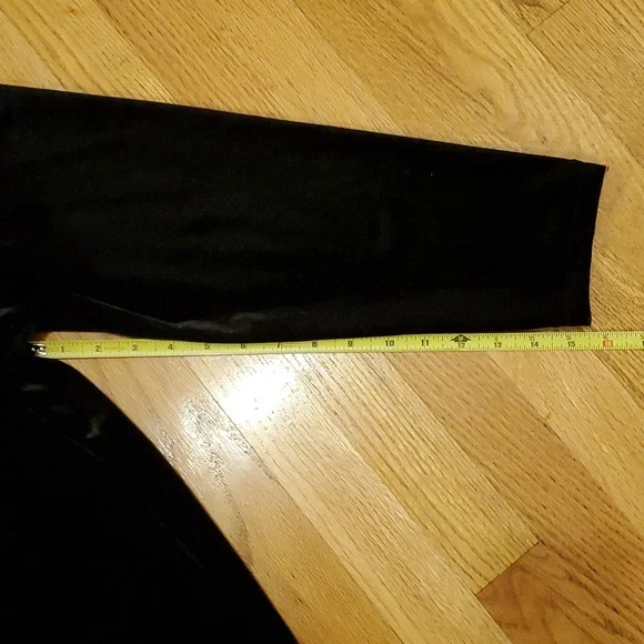 Bob Mackie Christmas Holiday Top - Picture 9 of 10